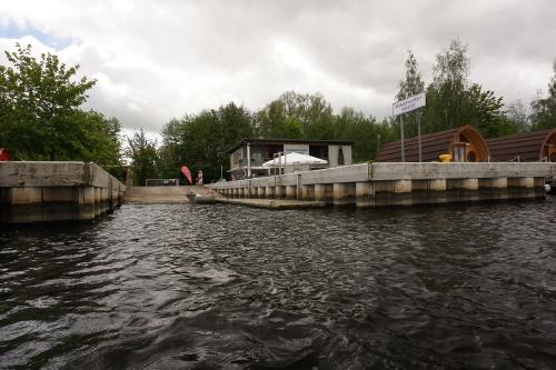 Anleger in Anklam vom Wasser aus.